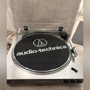 Audio-Technica AT-LP60-USB Fully Automatic Belt-Drive Turntable